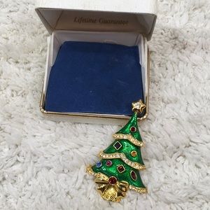 Franklin Mint Swarovski Crystal Christmastree pin